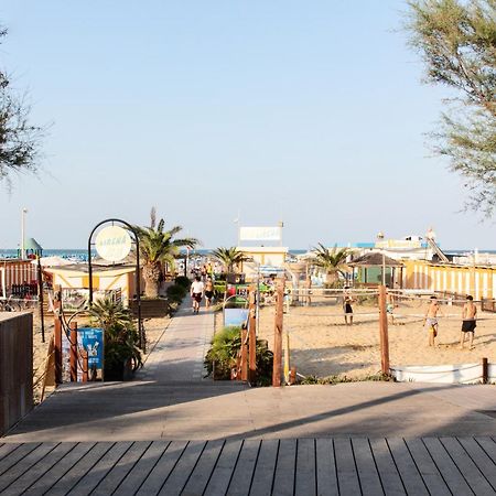 Hotel Bamby Rimini Bagian luar foto