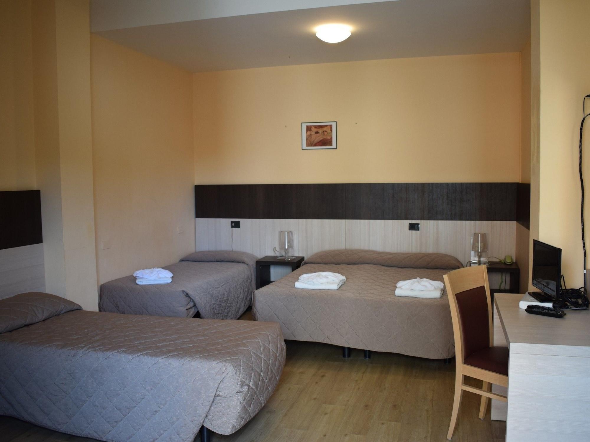 Hotel Bamby Rimini Bagian luar foto