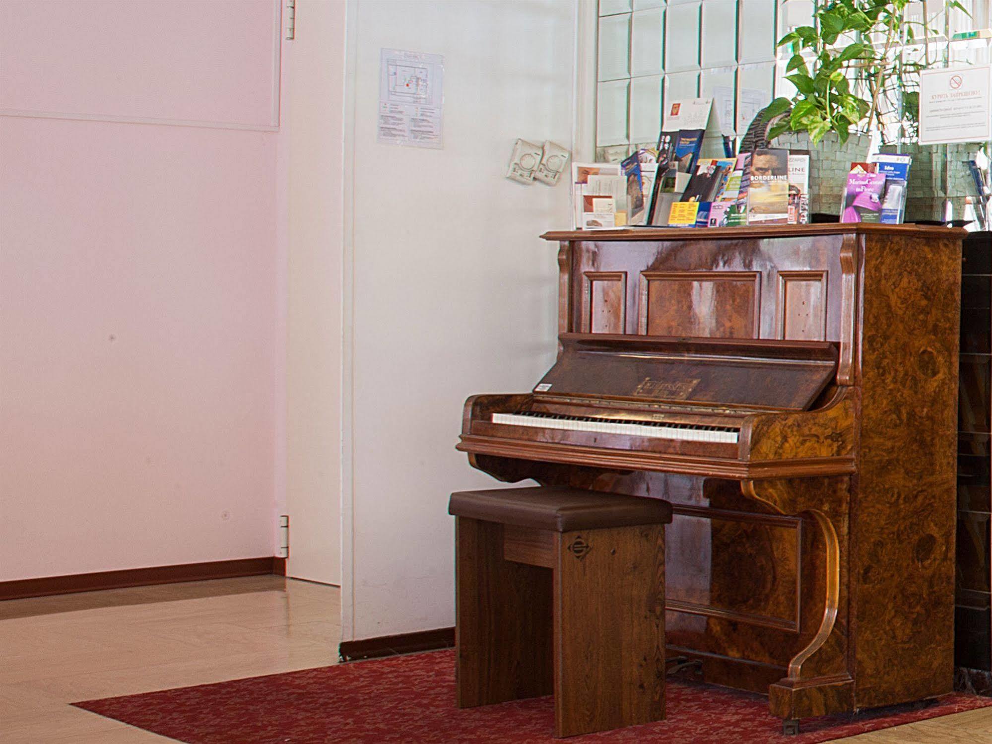 Hotel Bamby Rimini Bagian luar foto