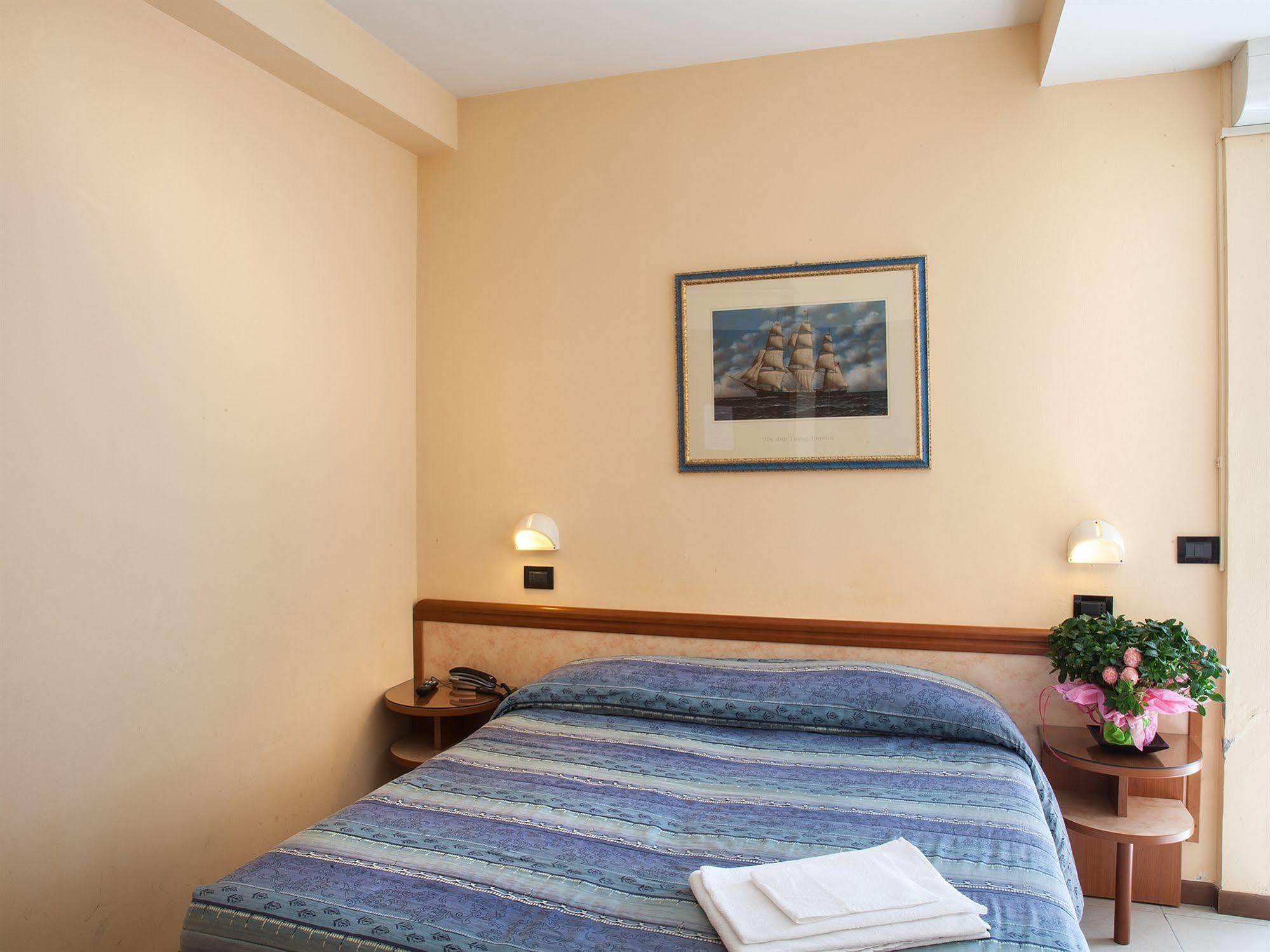 Hotel Bamby Rimini Bagian luar foto