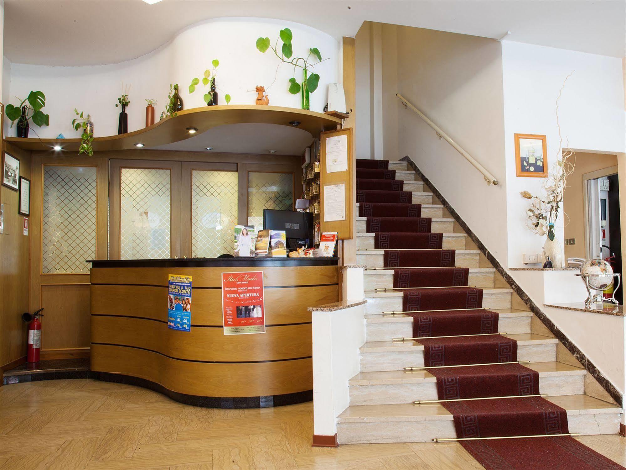Hotel Bamby Rimini Bagian luar foto