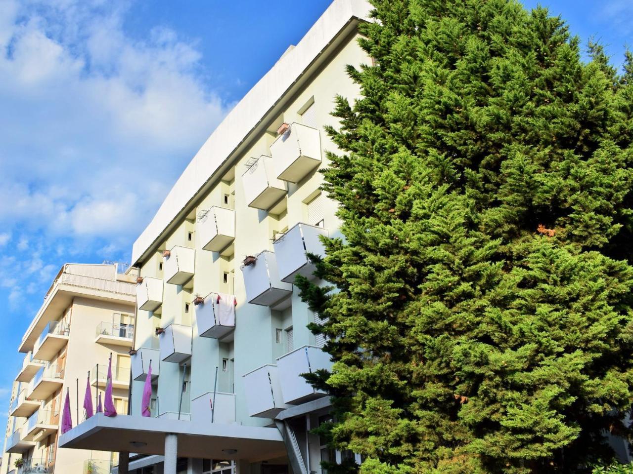 Hotel Bamby Rimini Bagian luar foto